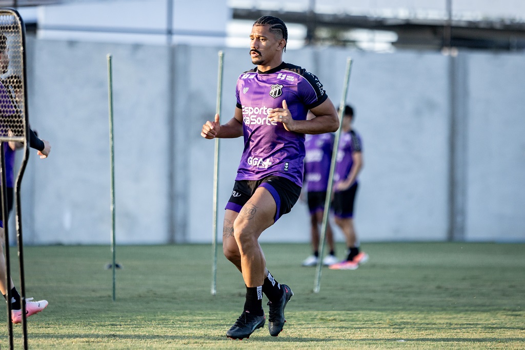 Ceará se reapresenta e realiza primeiro dos dois trabalhos para enfrentar o Fluminense