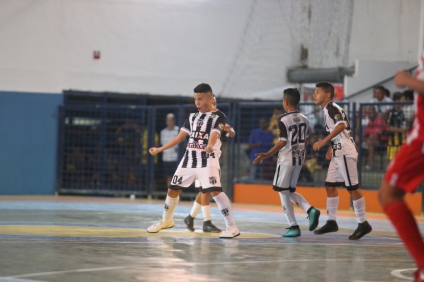 Pensando no futuro: escolinhas de futsal do Vozão 