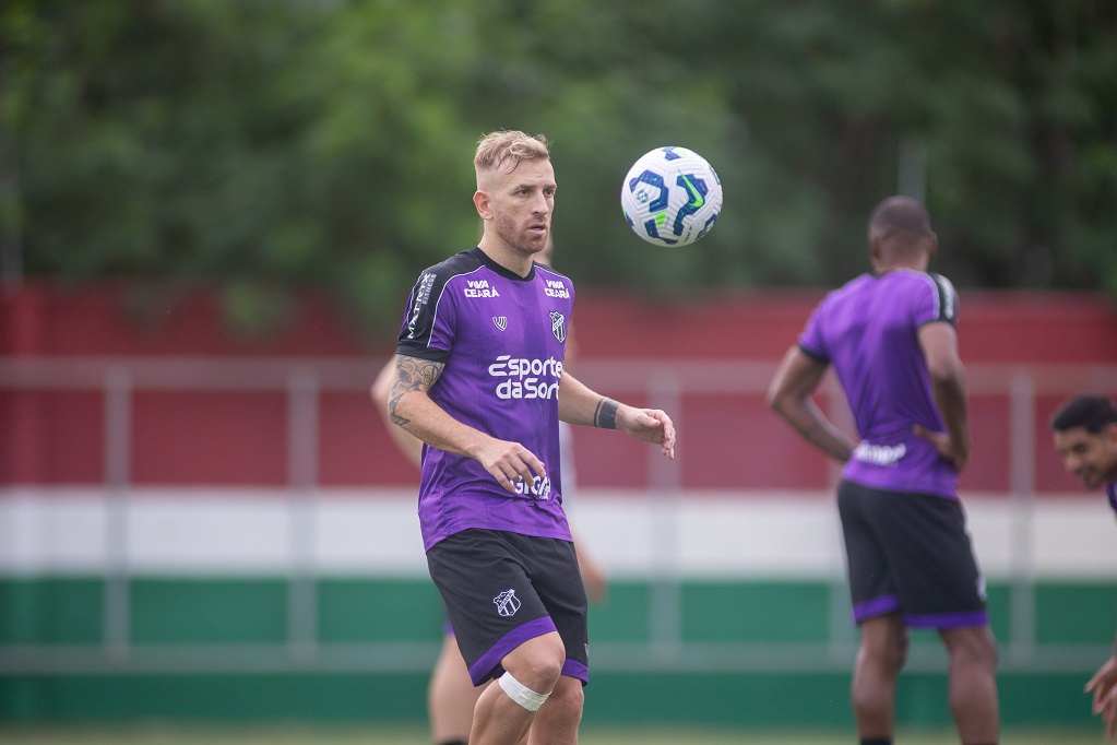 Com último trabalho no CT do Fluminense, Ceará encerra preparação para enfrentar o Botafogo