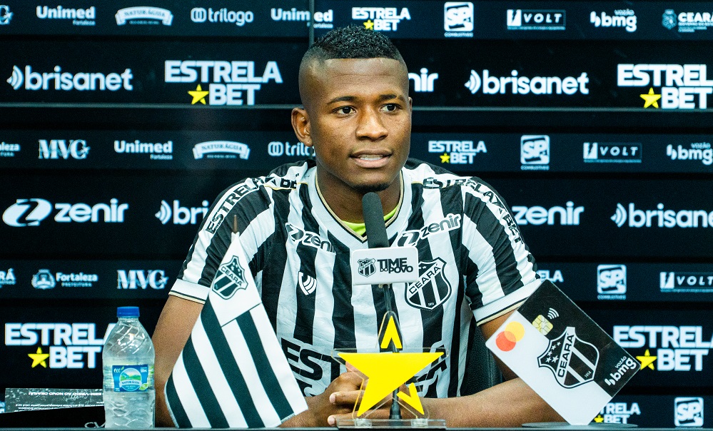 Apresentado oficialmente, Orejuela revela desejo de encontrar o torcedor alvinegro:“Eles vão nos ajudar a conseguir as vitórias"