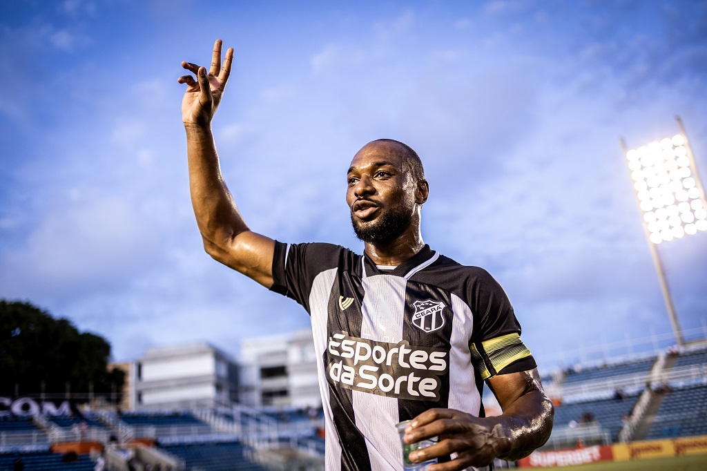 Depois de dois anos e quatro meses, Luiz Otávio é titular em um jogo oficial do Time do Povo