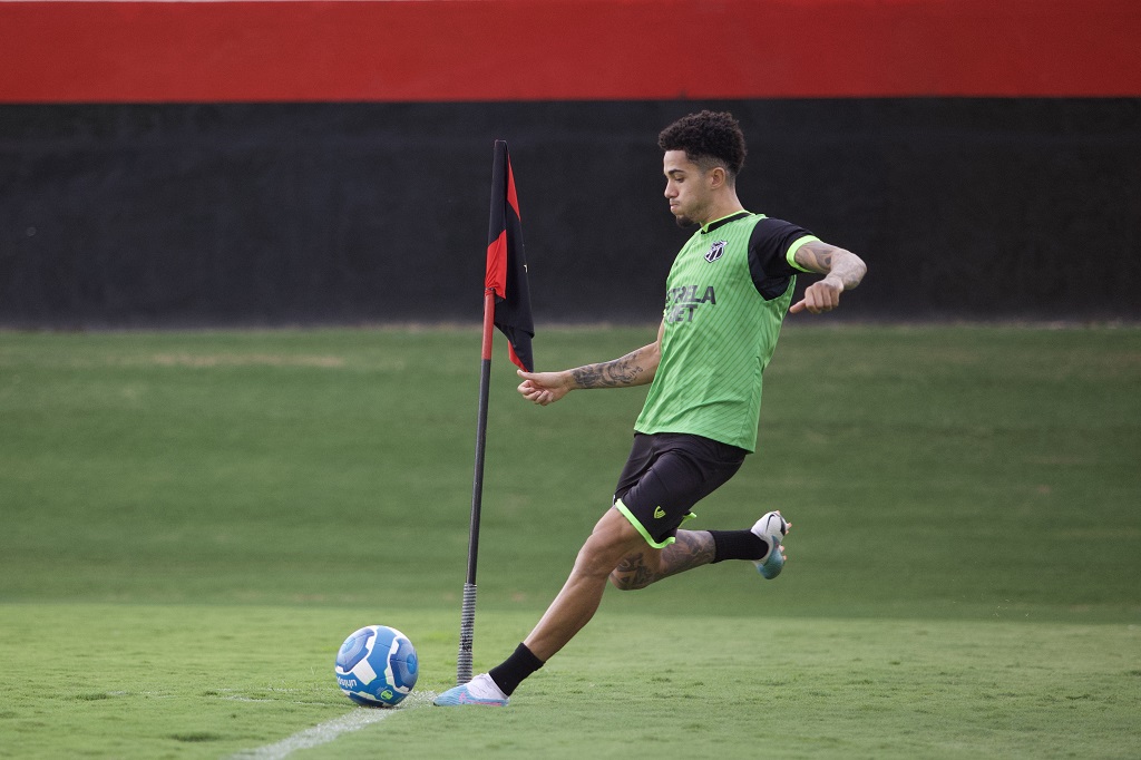 Já em Goiânia, elenco alvinegro realiza penúltimo treinamento antes de enfrentar o Vila Nova