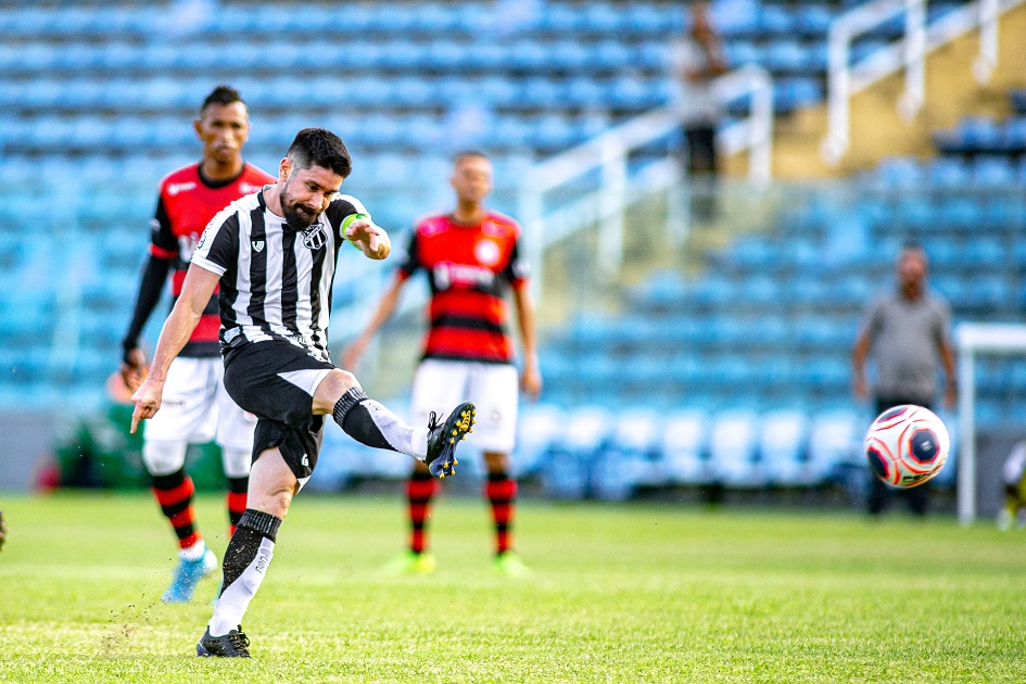 Em busca da liderança no estadual, Ceará fica no empate contra o Guarany de Sobral