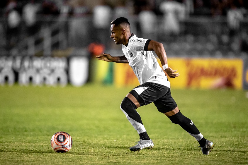 Em live no Instagram, atacante Mateus Gonçalves fala sobre seu momento na atual temporada