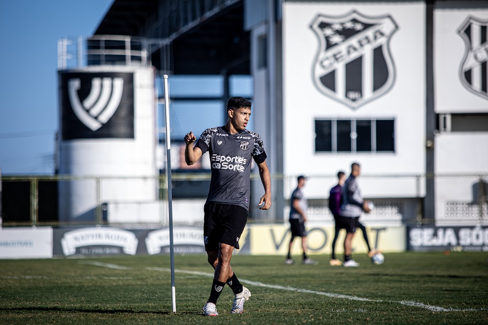 Ceará encerra a preparação para encarar o Vila Nova com treino apronto