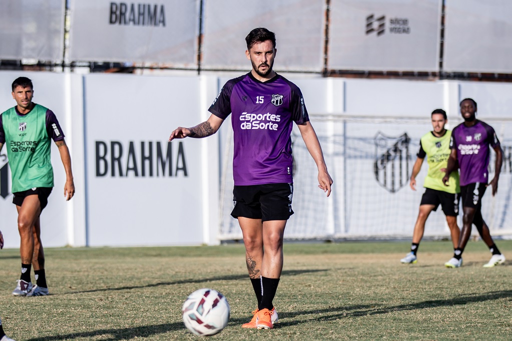 No segundo dia de atividades da semana, elenco alvinegro ajusta detalhes técnicos