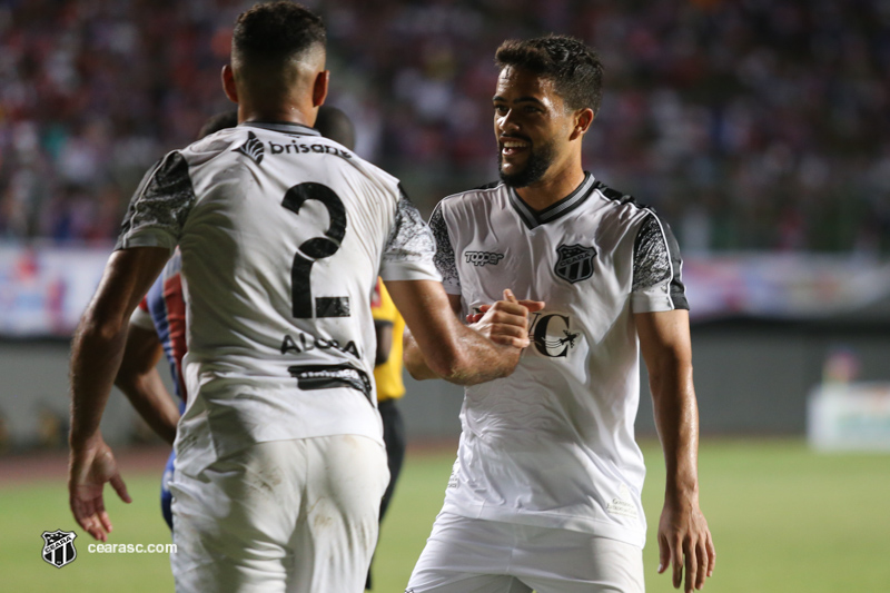 Felipe Silva joga 90 minutos pela terceira vez seguida e se destaca pelo Alvinegro 