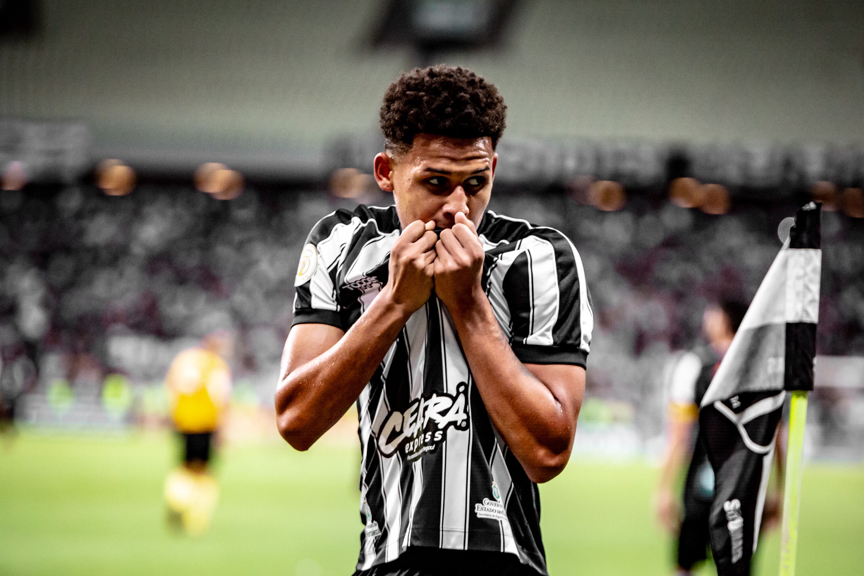 Felippe Cardoso celebra bom momento: "estou dando o meu melhor"