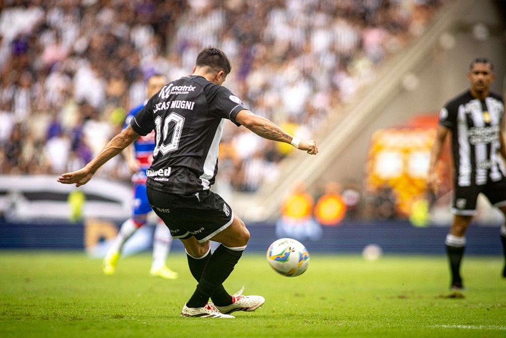 Regente em campo, Lucas Mugni dá o ritmo da 47ª conquista estadual do Ceará