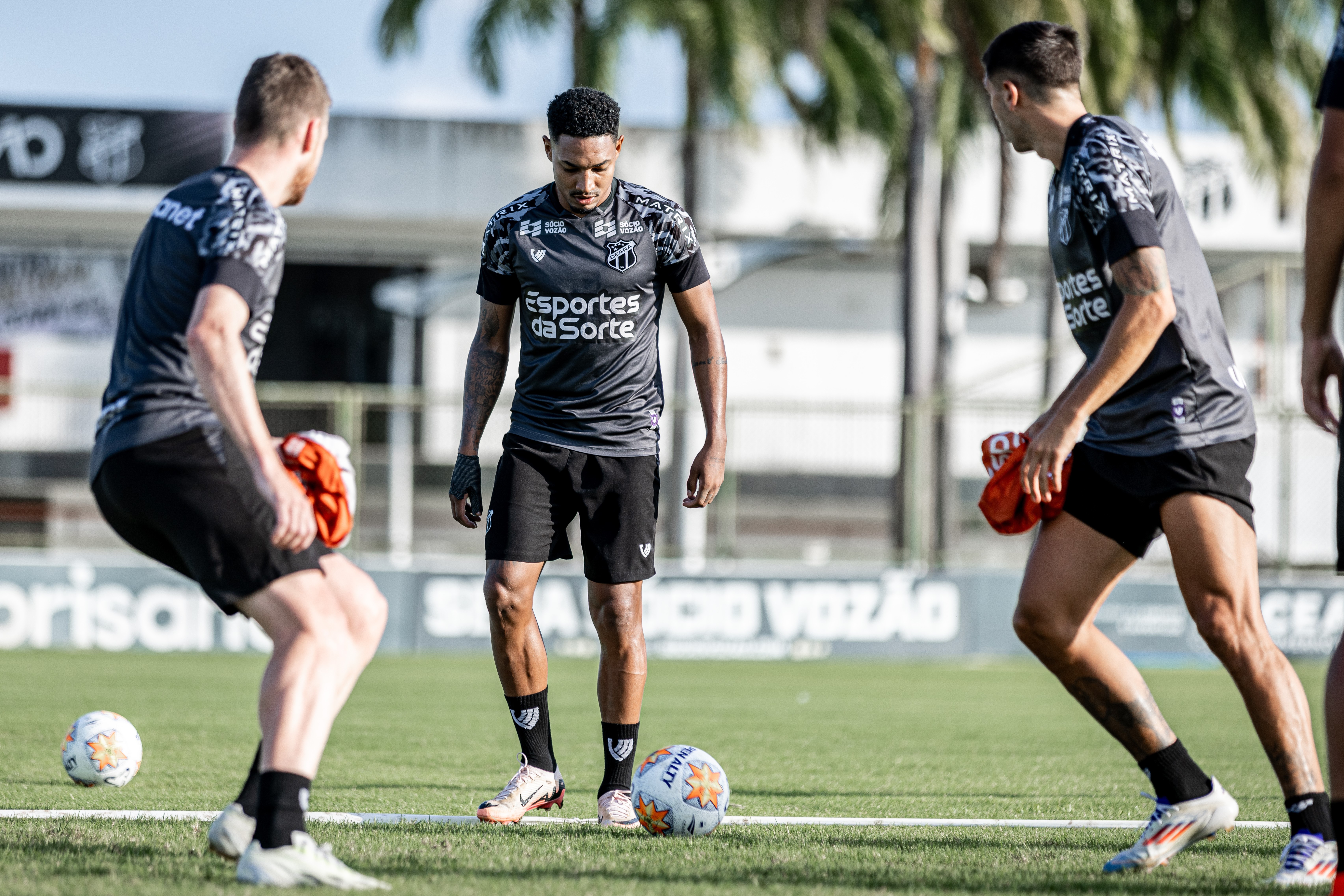 Alvinegro realiza último treino em solo cearense antes da estreia na Copa do Nordeste