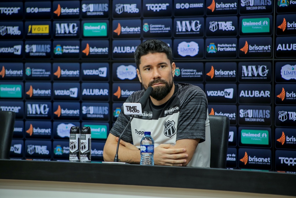 Ricardinho exalta importância da torcida para a conquista do resultado contra o São Paulo