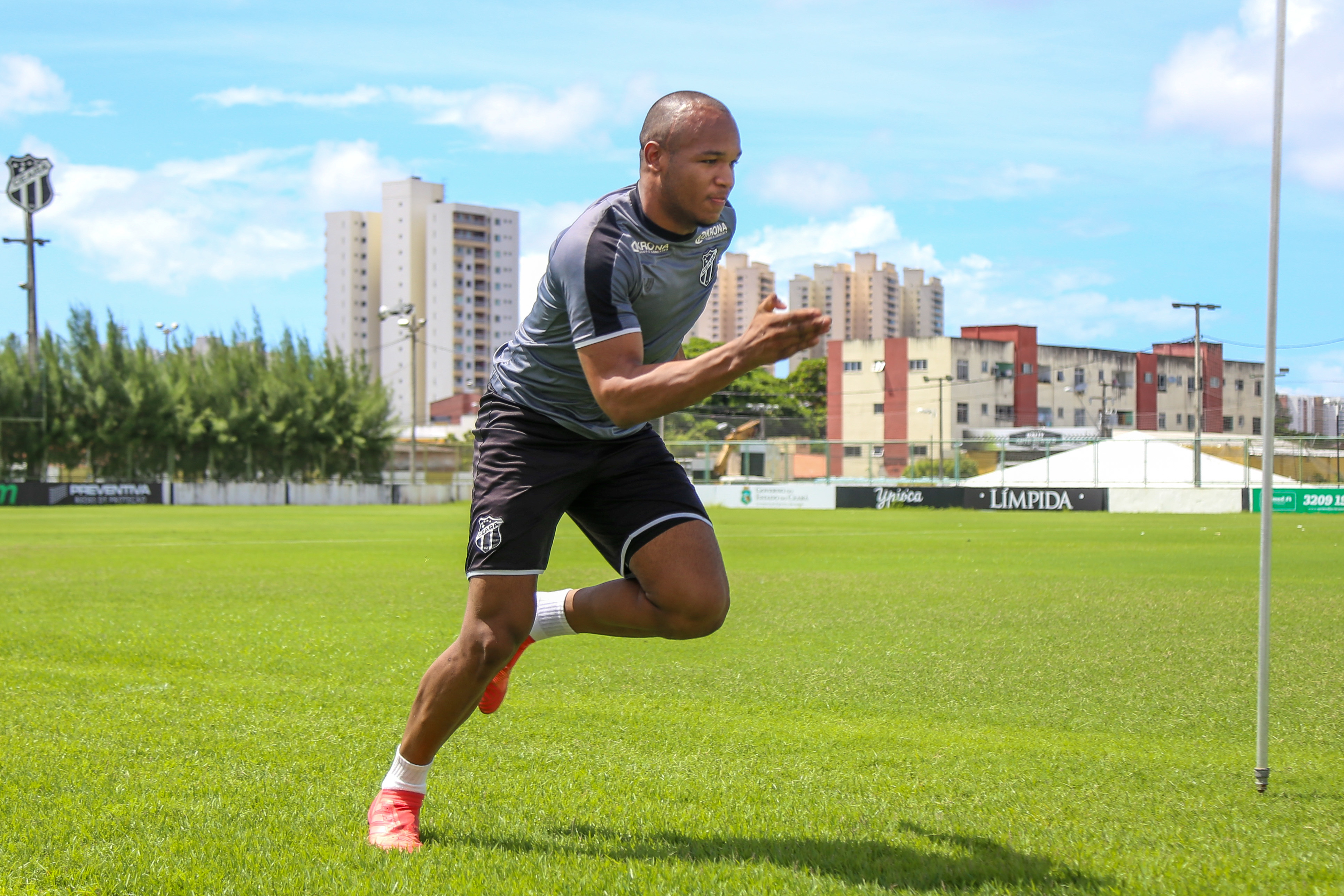 Após 75 dias de paralisação por pandemia, Ceará retorna aos treinos em Porangabuçu