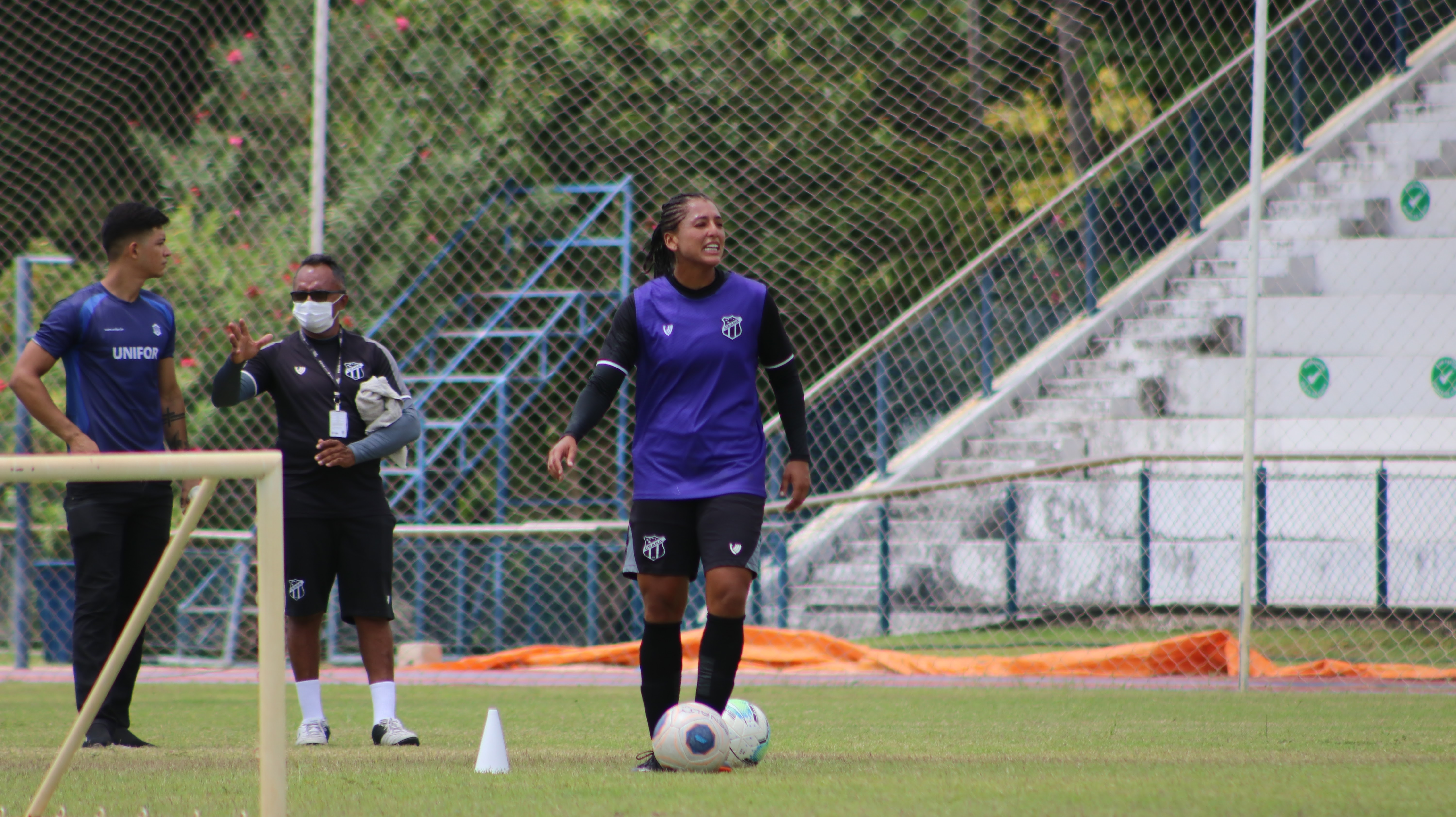 Fut. Feminino: Ceará realizou o quarto dia de treinamento no gramado da Unifor