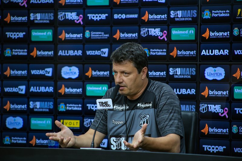 Adílson Batista fala sobre o confronto diante do Avaí