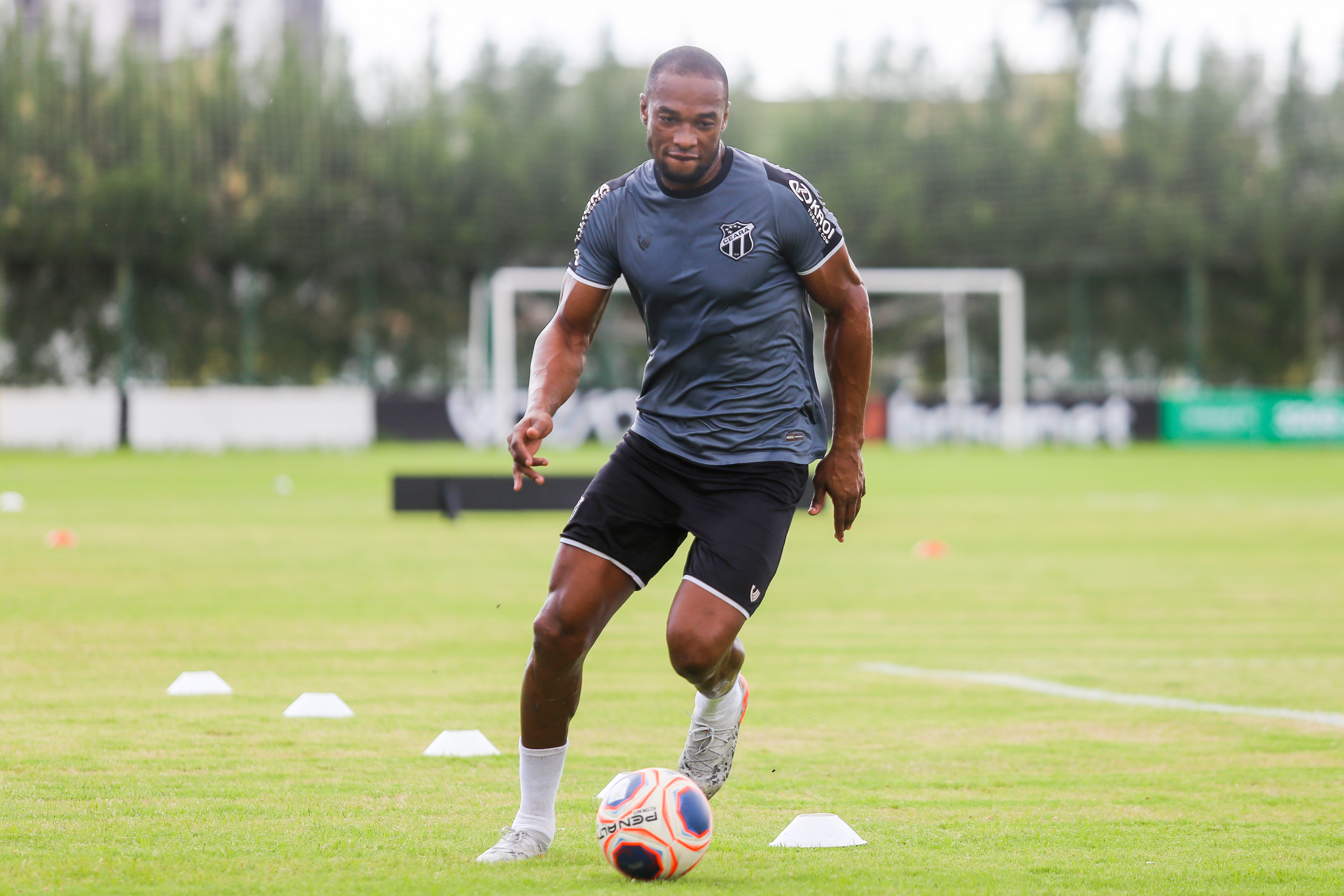 Ceará tem 23 atletas já treinando e 9 casos suspeitos de covid-19 no elenco