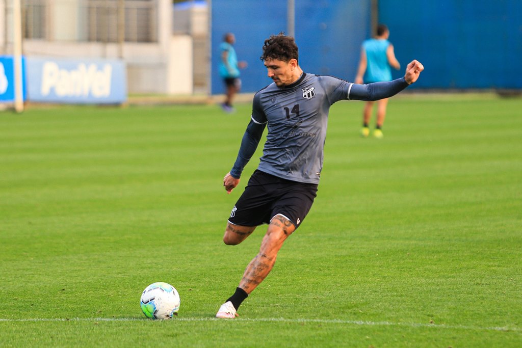 Em Porto Alegre, elenco finaliza preparação para enfrentar o Internacional