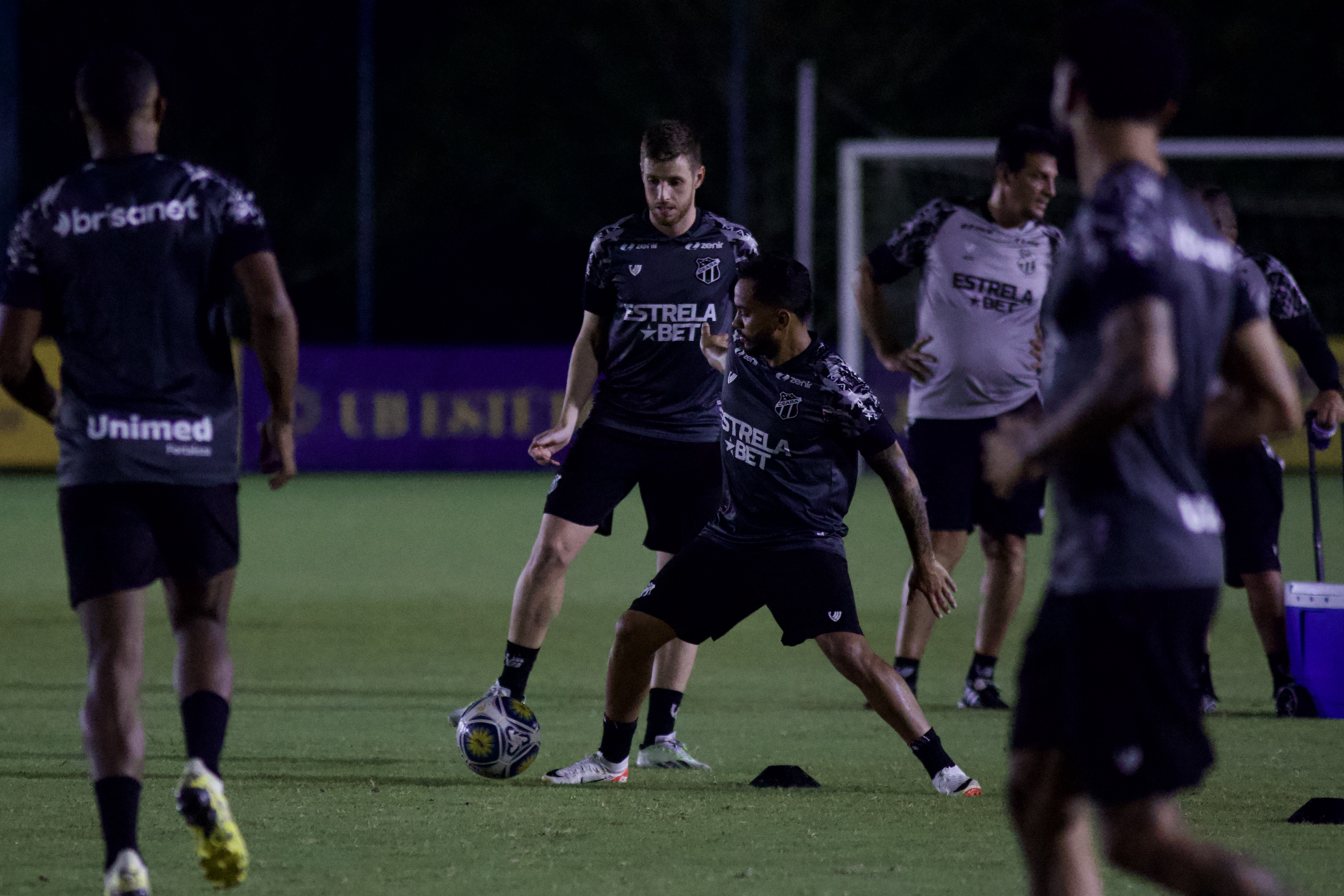 Já em Pernambuco, elenco inicia preparação para encarar o Sport