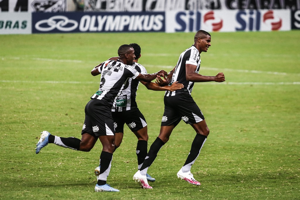 Série A: Em bela atuação coletiva, Ceará vence o Bahia na Arena Castelão