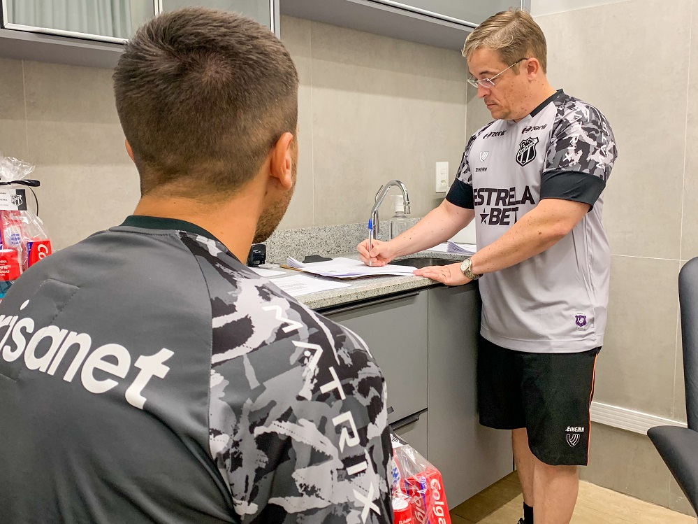 Durante a pré-temporada em Porangabuçu, atletas passam por avaliações odontológicas junto aos profissionais do CESP