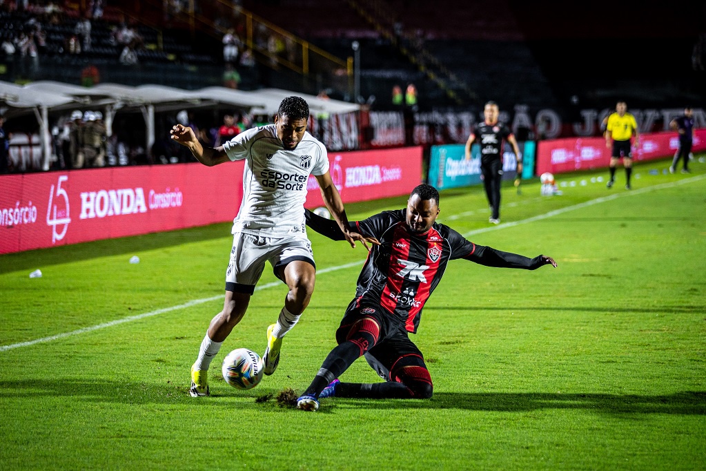 Copa do Nordeste: Com dois a menos, Ceará luta até o fim, mas é superado por 1 a 0 pelo Vitória