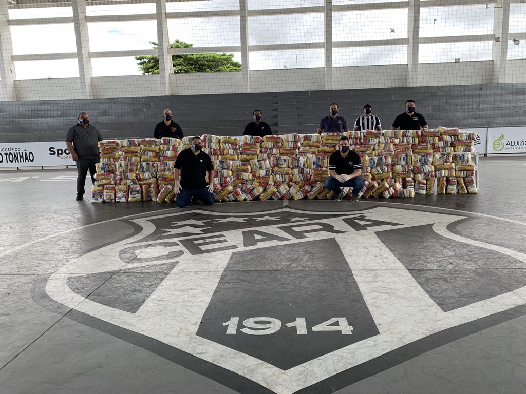 Por meio do Vozão do Bem, Ceará realiza doação de 2 toneladas de alimentos