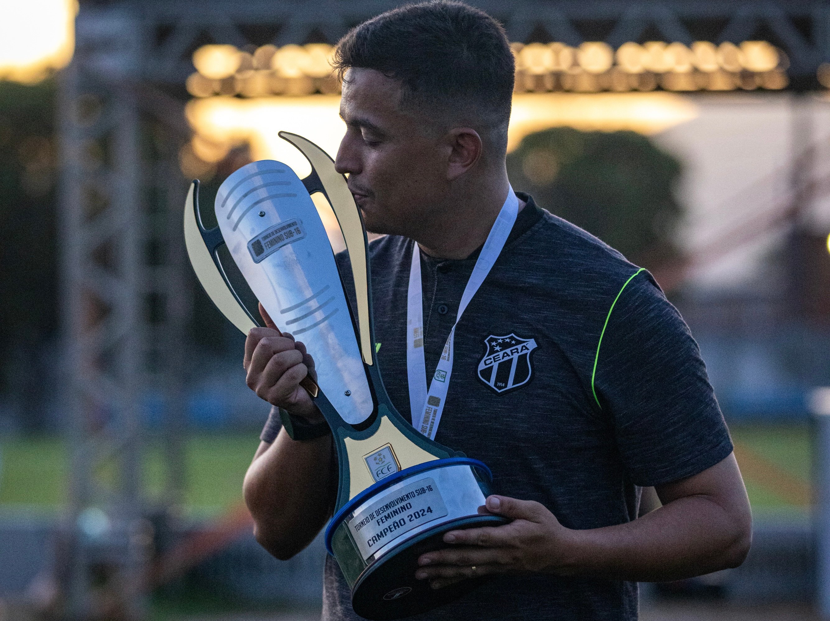 Fut. Feminino: Multicampeão pelo Ceará, Felipe Soares encerra passagem pelo clube após título no Sub-16