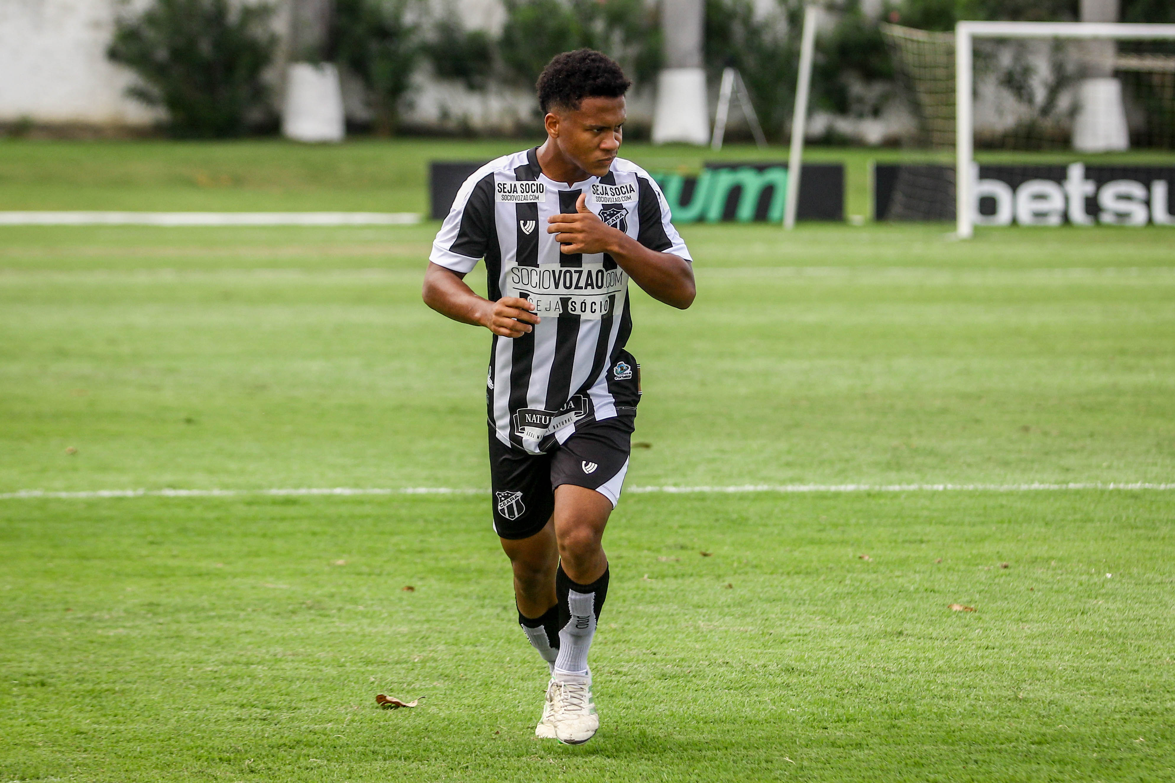 Sub-17: Ceará goleia o Rio Branco por 5 x 0 e se classifica para a segunda fase do Cearanse de maneira invicta