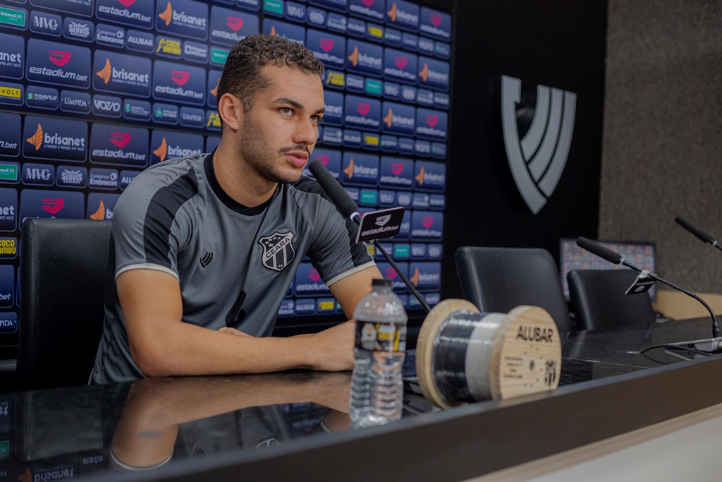 Em coletiva guiada, Pedro Naressi comenta sobre a alegria de marcar seu primeiro gol pelo Vozão