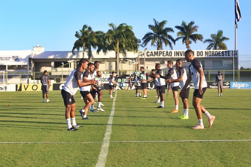 Segunda-feira será de treino no Vovozão e viagem para Salvador