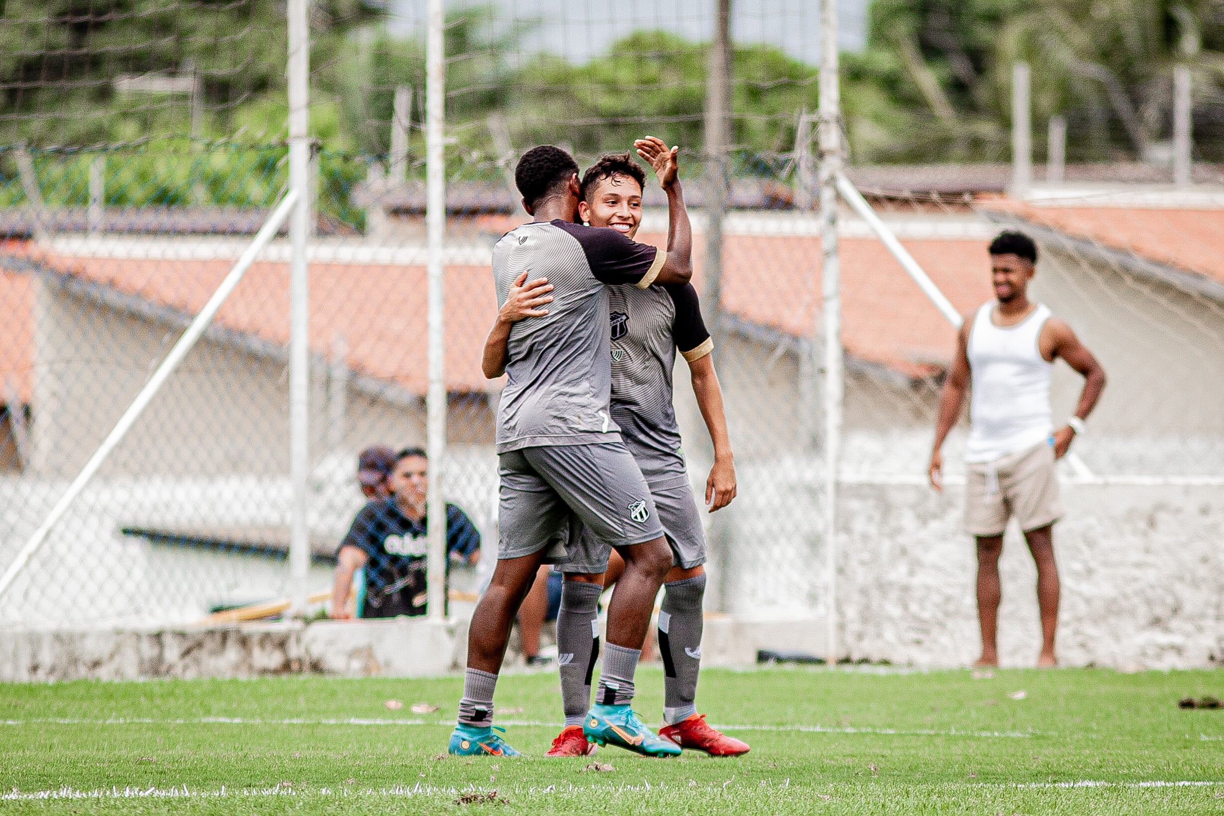 Sub-20: Ceará goleia Tirol em partida amistosa na Cidade Vozão