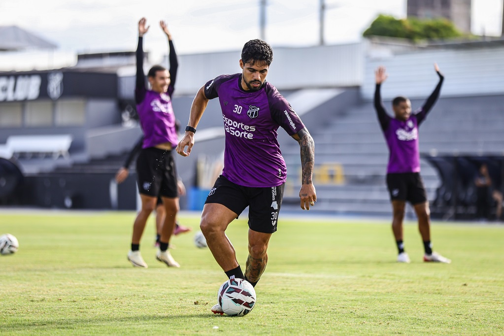 Elenco alvinegro inicia os trabalhos para enfrentar o Goiás nesta terça-feira, 30, e terá três treinamentos antes da viagem