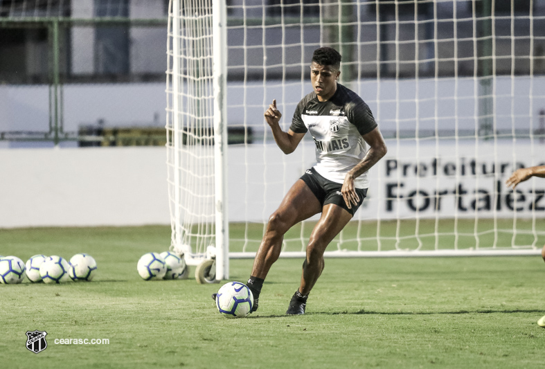 Bergson: "Não teremos facilidade contra a Chapecoense. Todo time está jogando a vida"