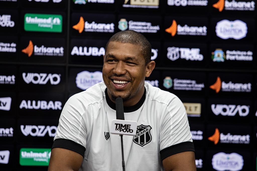 Apresentado, Rodrigão diz sonhar em fazer história pelo Time do Povo