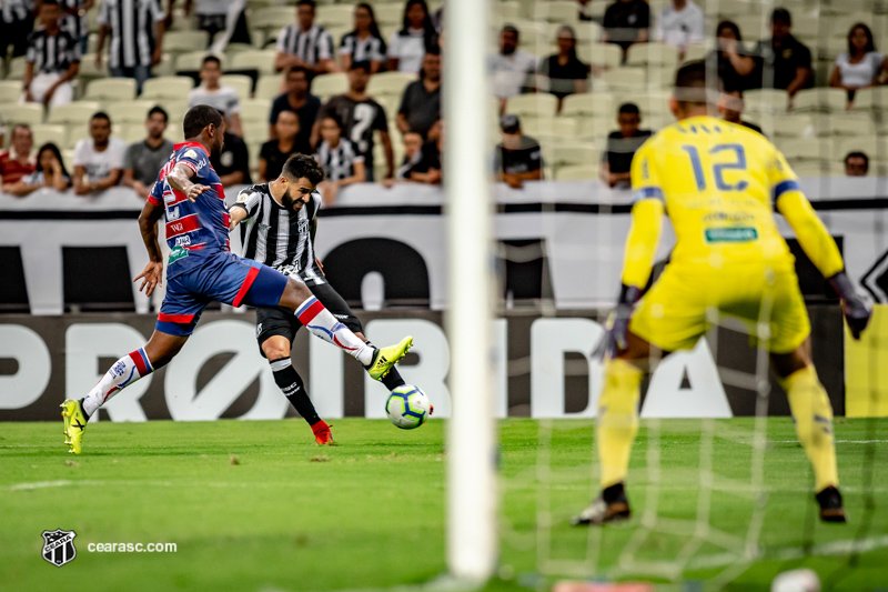 João Lucas convoca torcida para partida diante da Chapecoense 