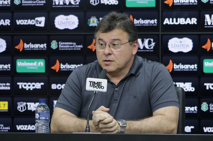 Presidente Robinson de Castro participa de seminário sobre gestão de futebol