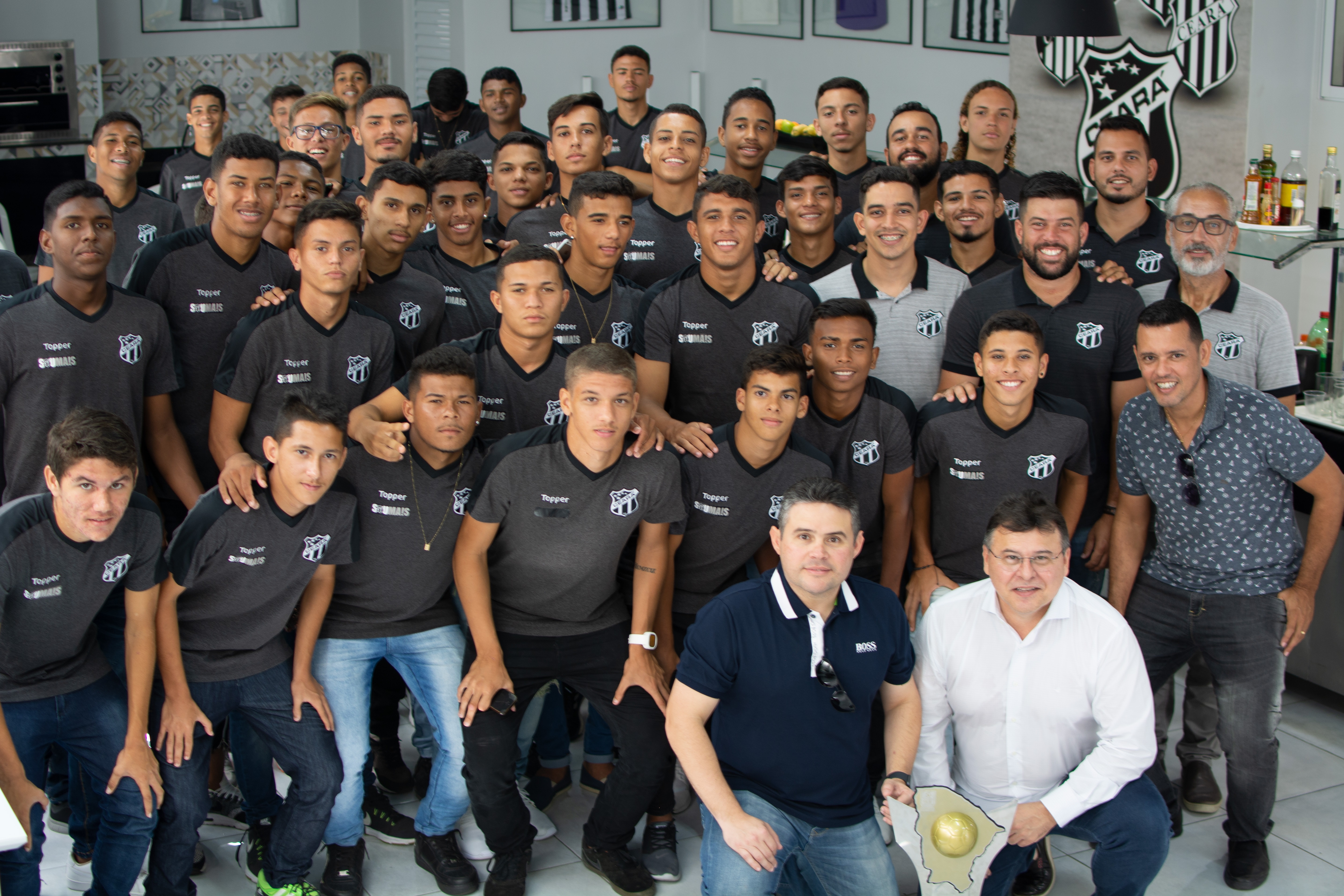 Sub-17: Diretoria Executiva recebe o time para almoço na sede do clube