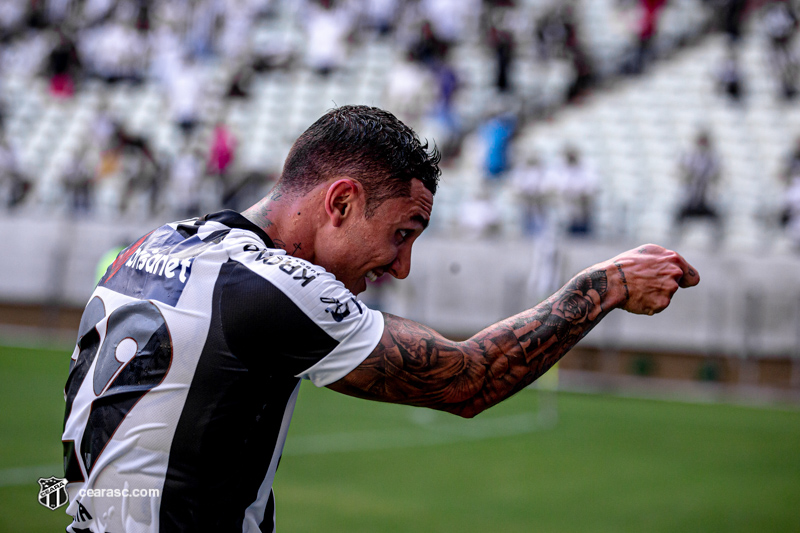 Líder de assistências do Ceará no ano, Vinícius se firma como peça importante do Vozão