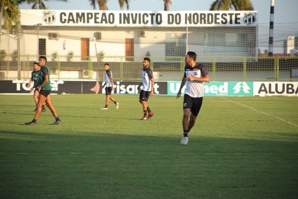 Ceará mantém preparação para partida diante do CSA 