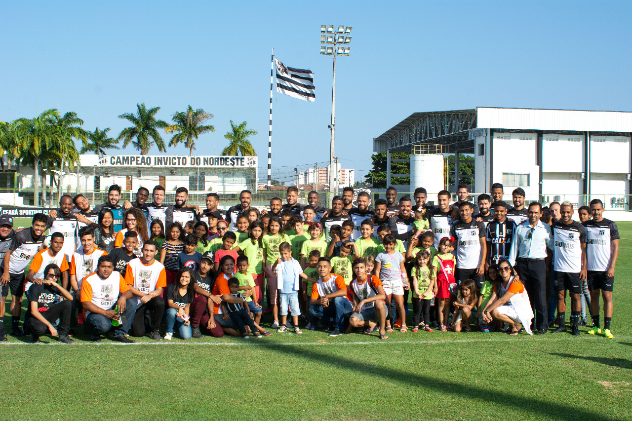 Projeto social GERES visita treinamento do Mais Querido 