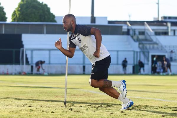 Recuperado de lesão, meia Wescley se diz pronto pra estar em campo na volta do Brasileirão 