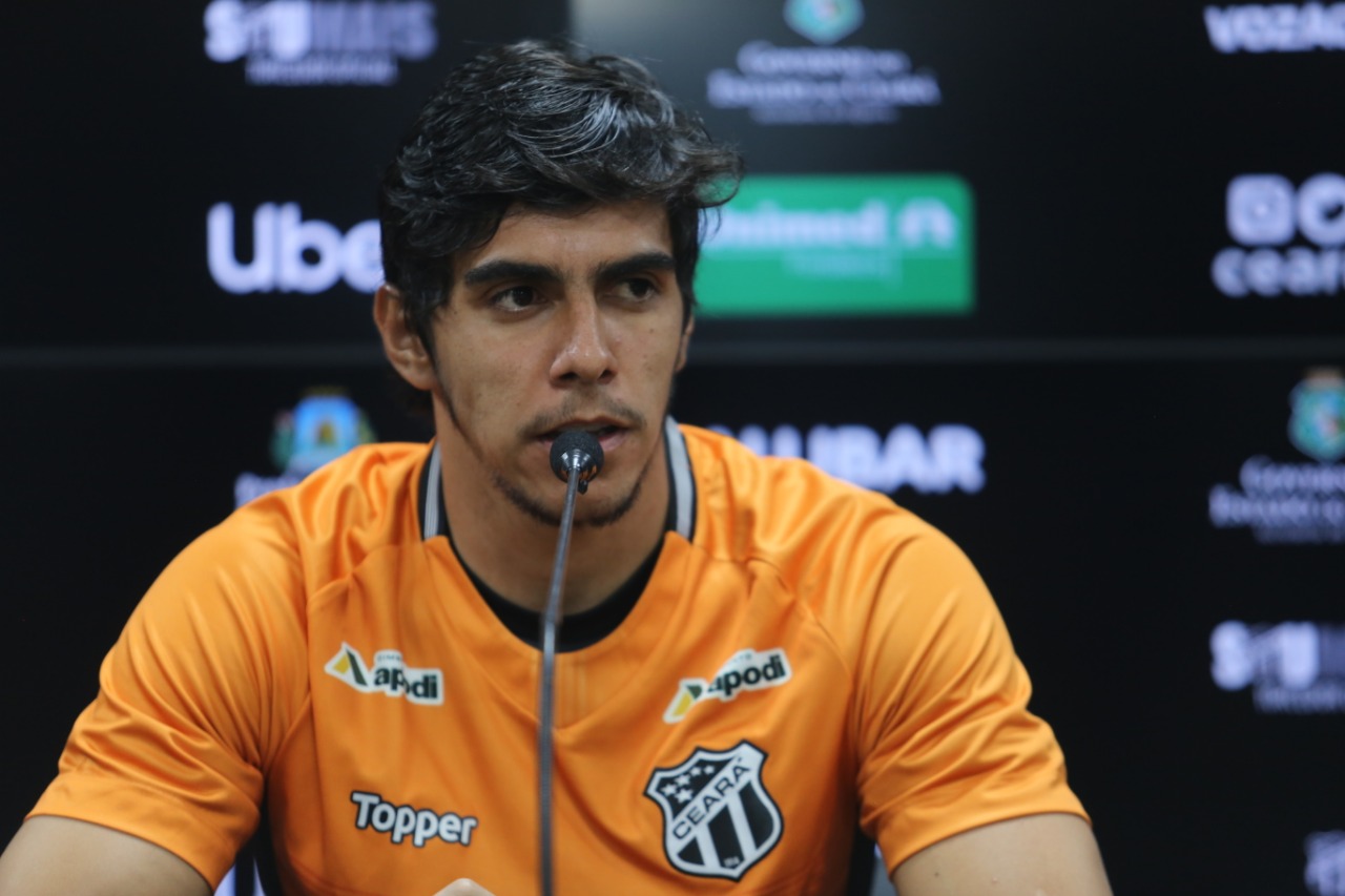 Goleiro Richard é apresentado: "Só é lembrado e faz história quem tem conquistas"