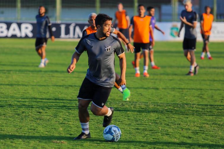 Em coletiva, Felipe Silva garante busca por ano vitorioso e diz: “Ideal é começar vencendo”