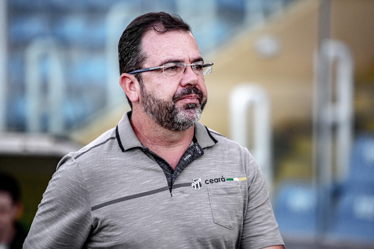 Enderson Moreira deixa o comando técnico do Ceará