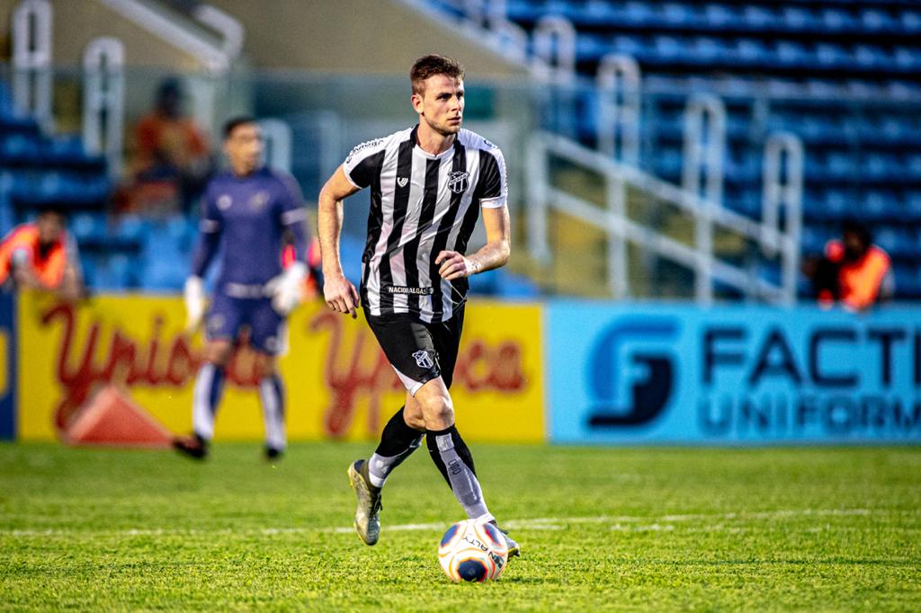 Zagueiro Klaus fará um bate-papo com atletas da base alvinegra