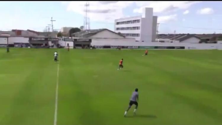 Manhã de sábado foi de treinamento coletivo na Cidade Vozão