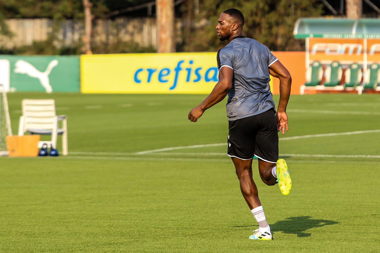 Em São Paulo, elenco dá continuidade à preparação para encarar o Athletico