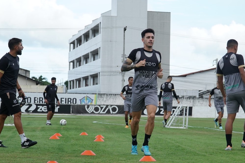 Penúltimo dia de trabalhos da semana foi de treino tático na Cidade Vozão