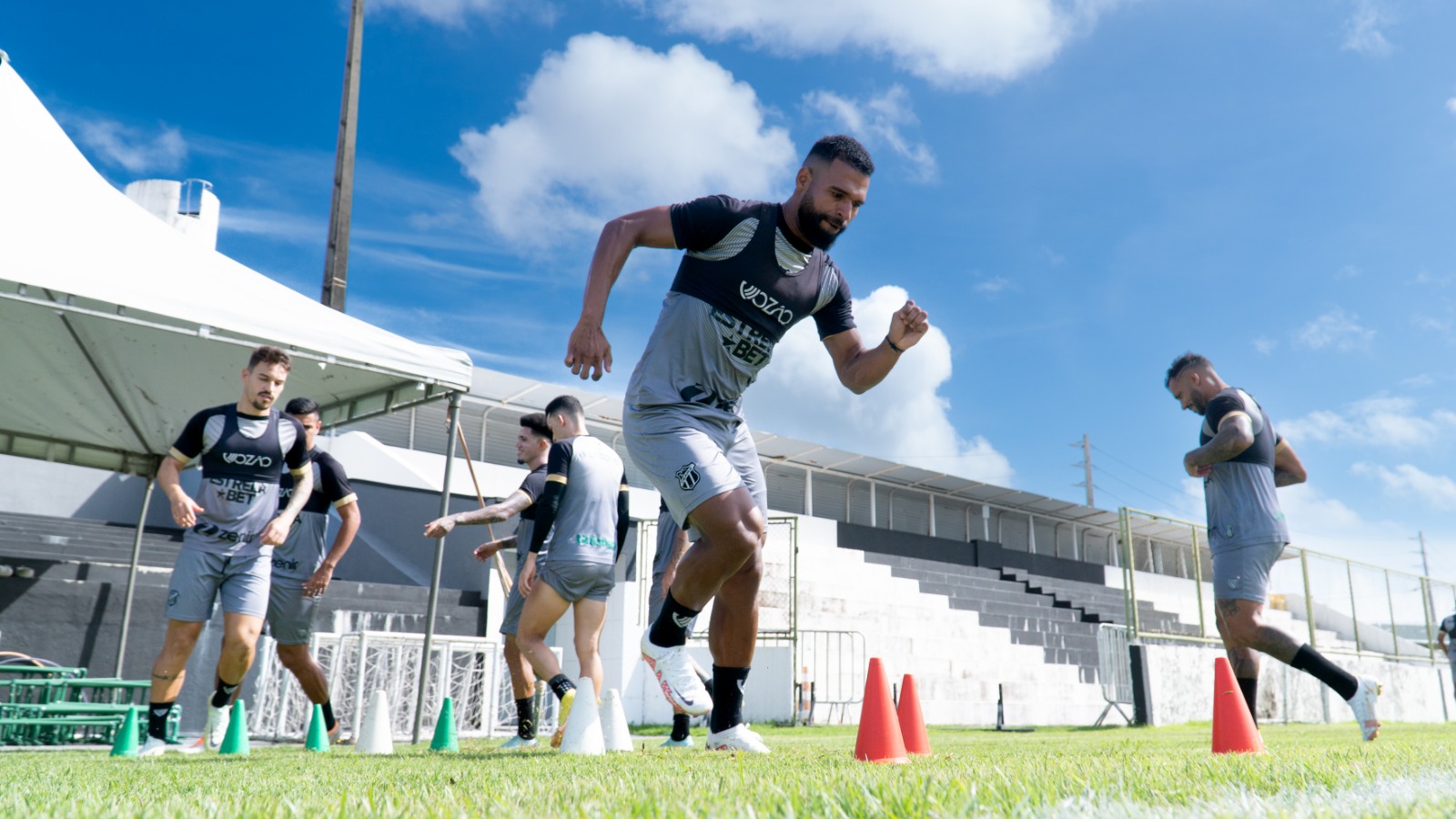 Um dia antes de encarar o Ituano, Ceará realiza treinamento apronto e embarca para o interior de São Paulo