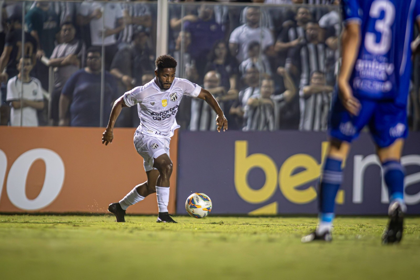 Recém-chegado ao Ceará, Fabiano Souza valoriza estreia pelo Time do Povo e elogia torcida: "É maravilhosa"