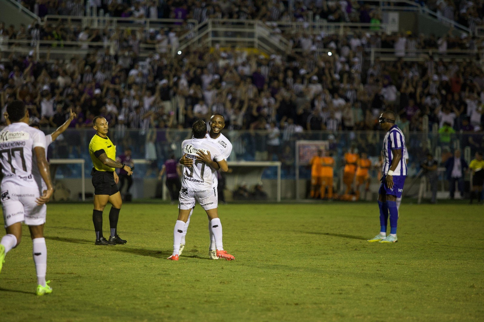 Decisivo, Dieguinho valoriza vitória e celebra primeiro gol pelo Ceará: "Feliz e honrado"